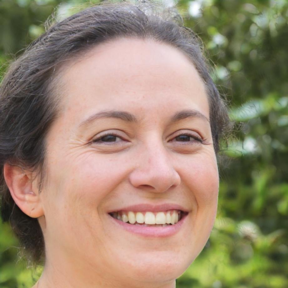 Retrato profesional de Esperanza Morales